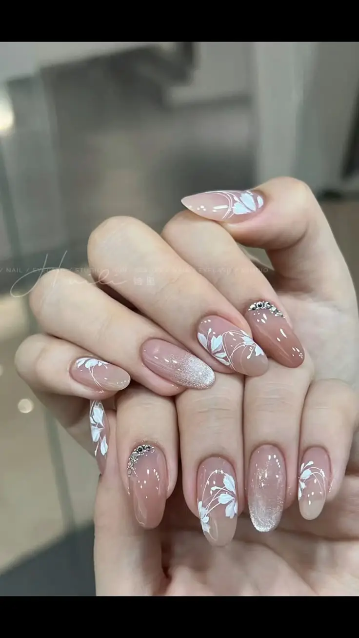 Mẫu nail vẽ hoa đơn giản - Nghệ thuật làm đẹp từ thiên nhiên 1