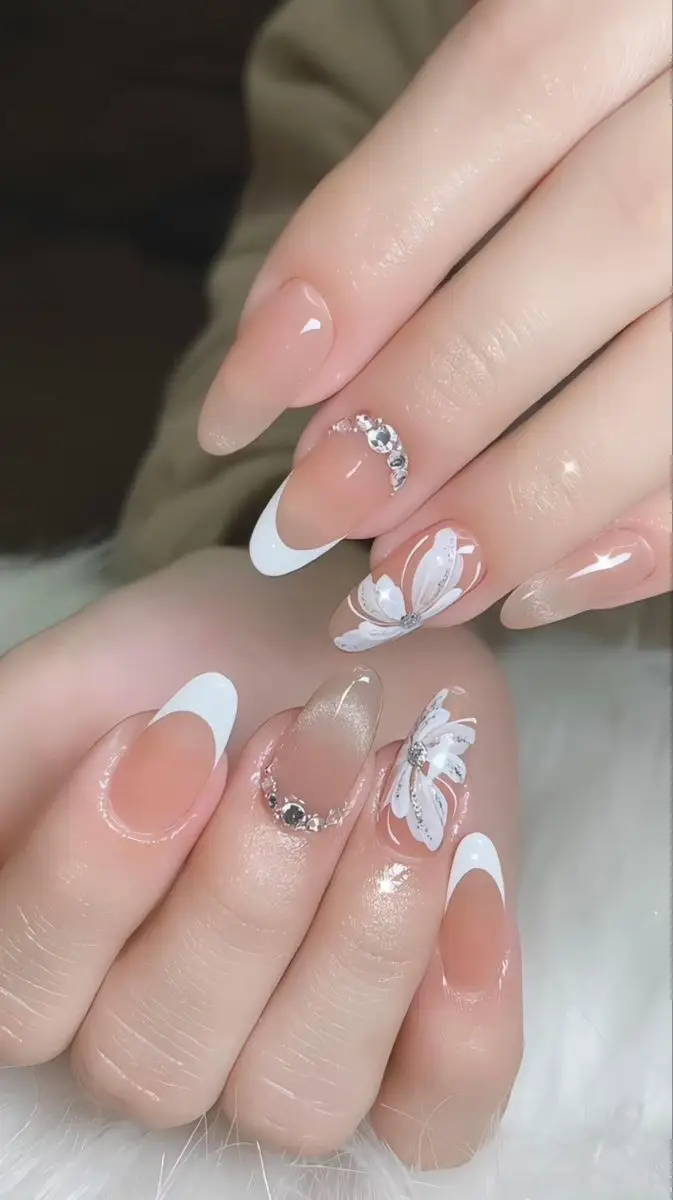 Mẫu nail vẽ hoa đơn giản – Nghệ thuật làm đẹp từ thiên nhiên