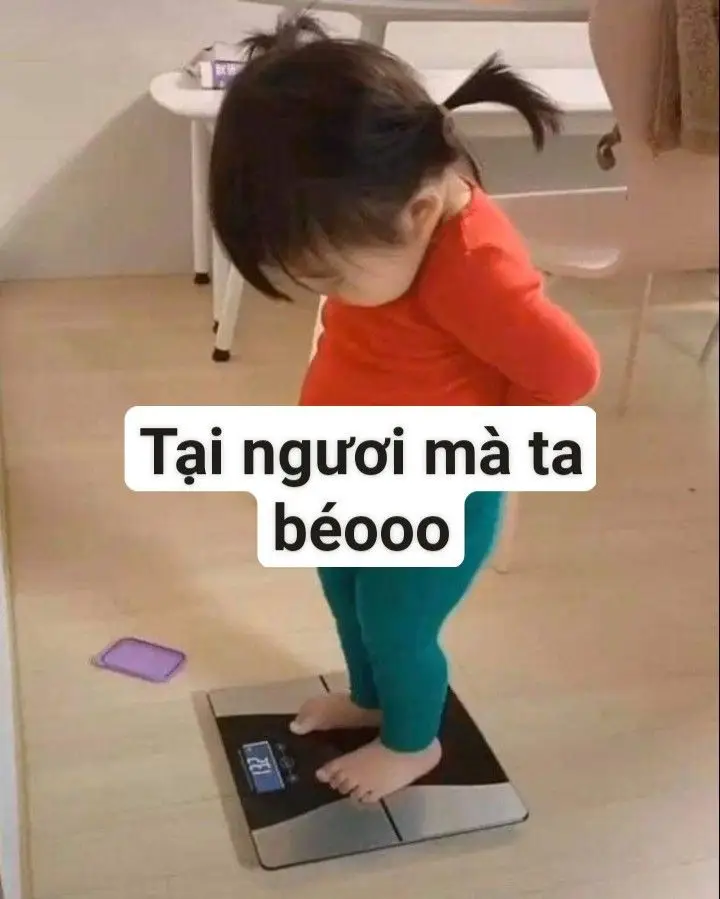 Meme Em Bé Giơ Tay: Những Hình Ảnh Ngộ Nghỉnh Đầy Vui Vẻ 24