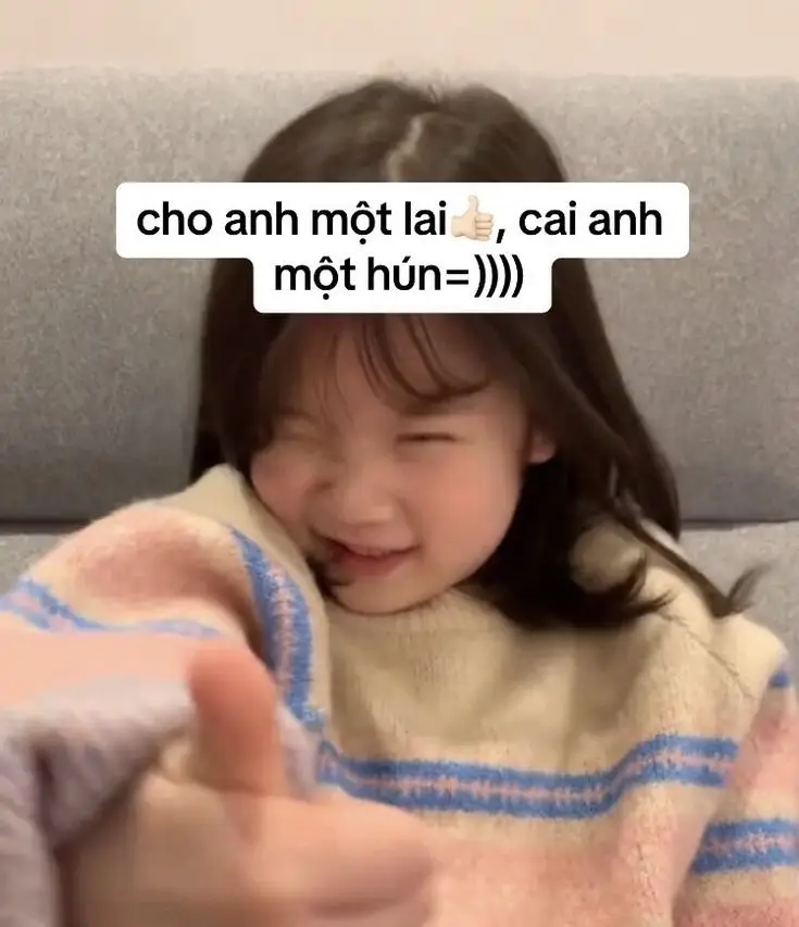 Meme Em Bé Giơ Tay: Những Hình Ảnh Ngộ Nghỉnh Đầy Vui Vẻ 29