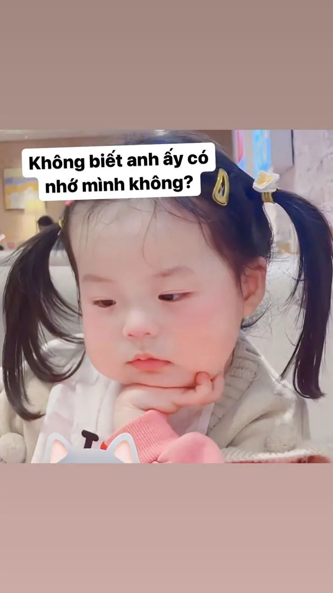 Meme Em Bé Giơ Tay: Những Hình Ảnh Ngộ Nghỉnh Đầy Vui Vẻ 38