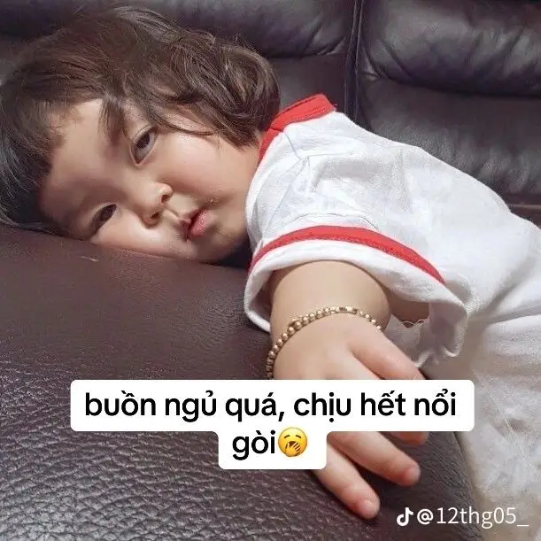 Meme Em Bé Giơ Tay: Những Hình Ảnh Ngộ Nghỉnh Đầy Vui Vẻ 47