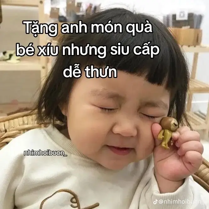 Meme Em Bé Giơ Tay: Những Hình Ảnh Ngộ Nghỉnh Đầy Vui Vẻ 54