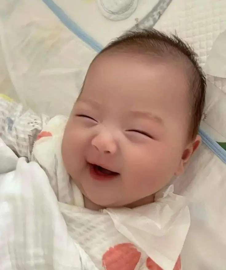 Baby Hình Ảnh Em Bé Gái Dễ Thương Không Thể Bỏ Lỡ 14