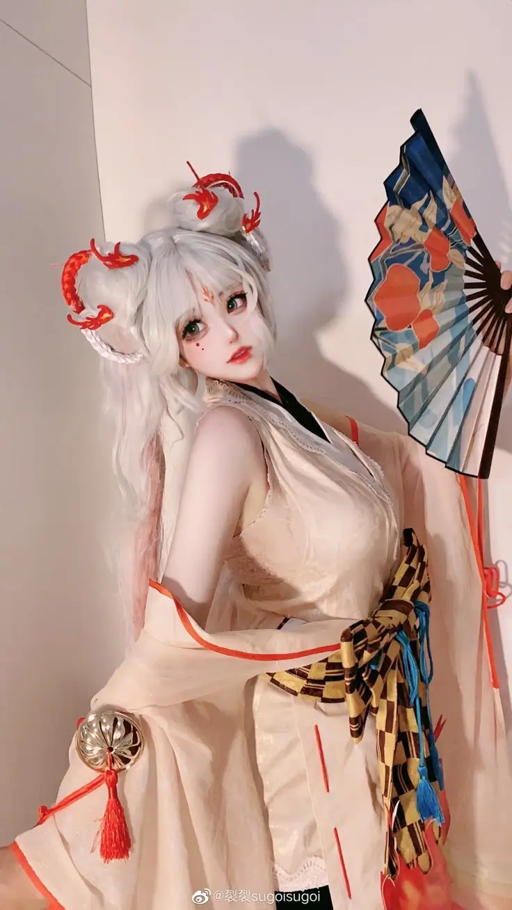 Gái xinh cosplay Liên Quân: Đắm chìm trong thế giới game 35