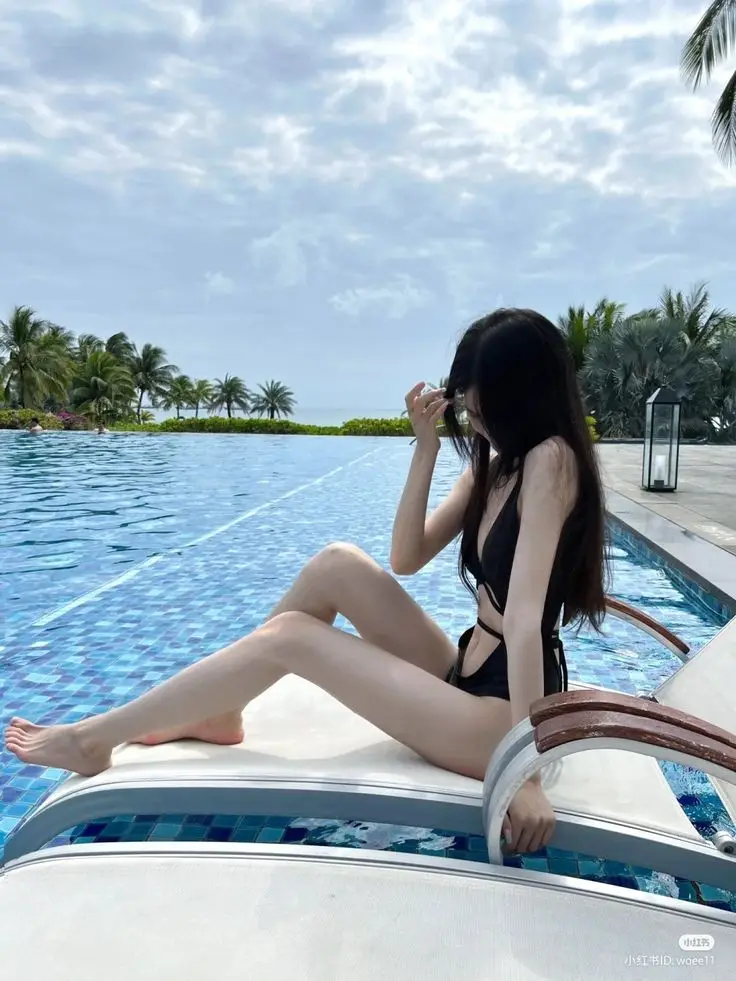 Gái xinh Trung Quốc mặc bikini gợi cảm 17