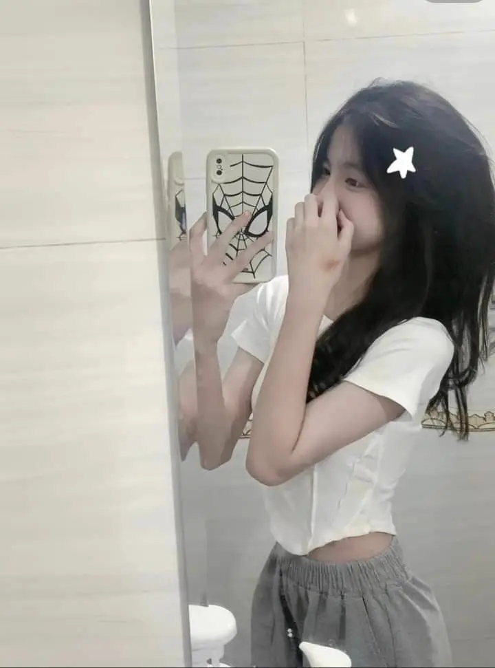 Hình ảnh đẹp cute con gái cho tình yêu màu hồng 45