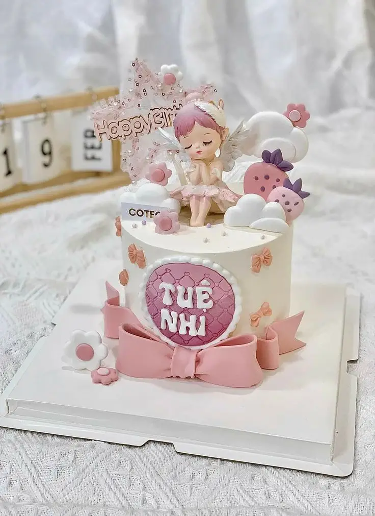 Mẫu bánh sinh nhật cho bé gái - Sáng tạo và ngọt ngào 9